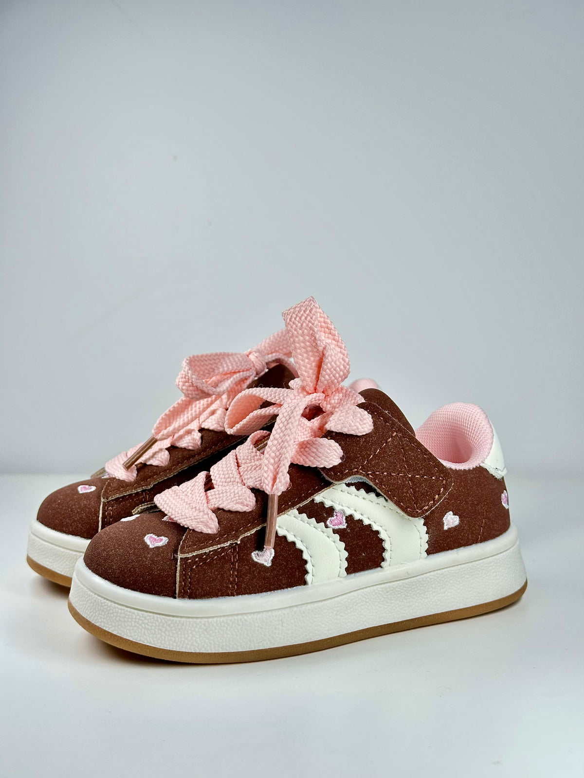 Chaussure à scratch coeur