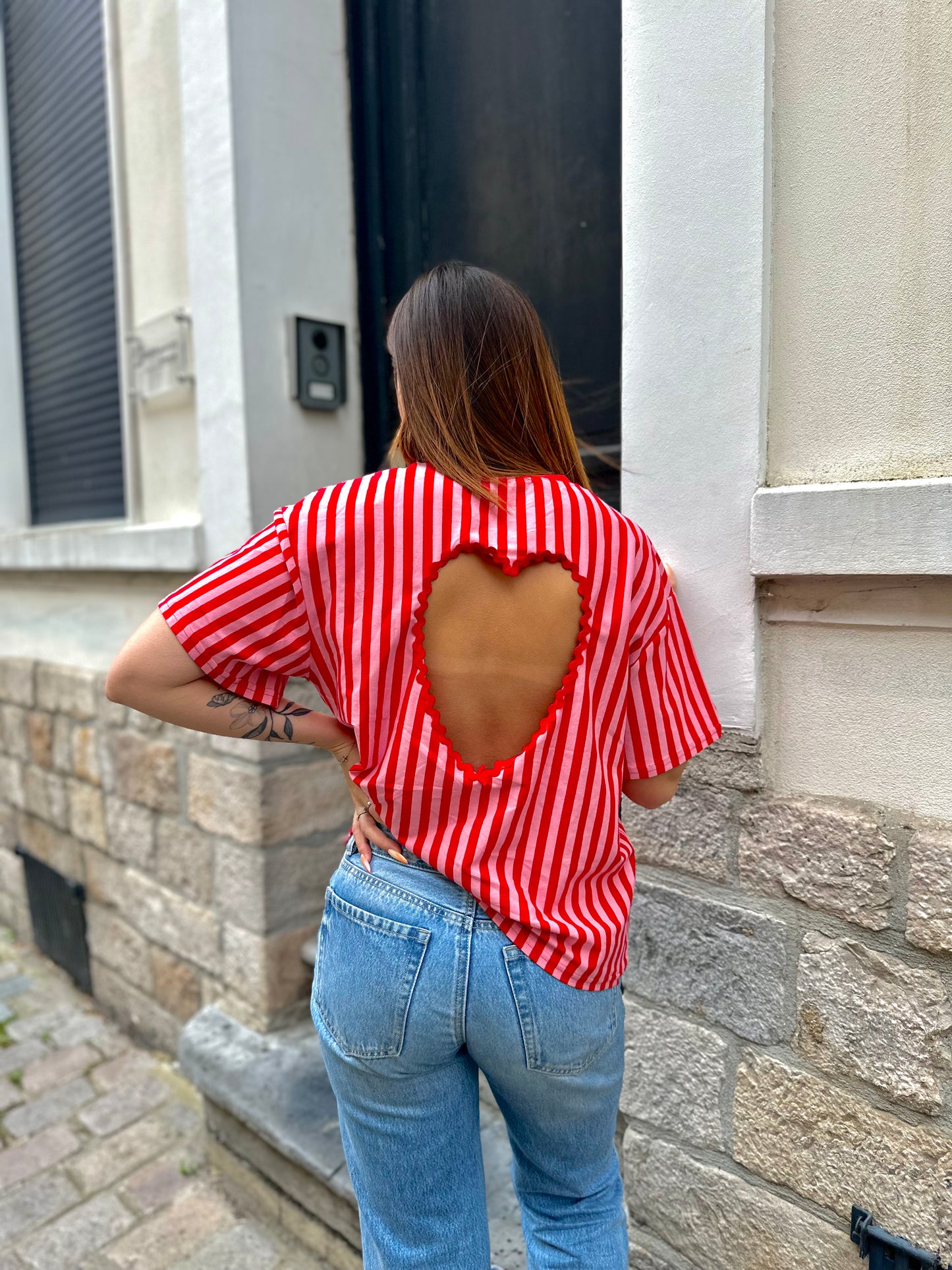 T-shirt rayé dos nu en forme de cœur